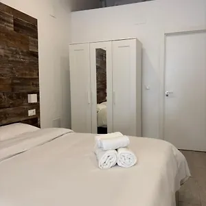  Apartment Hermoso Piso A 3 Min De La Estacion De Bus Y Tren Ave Spanien
